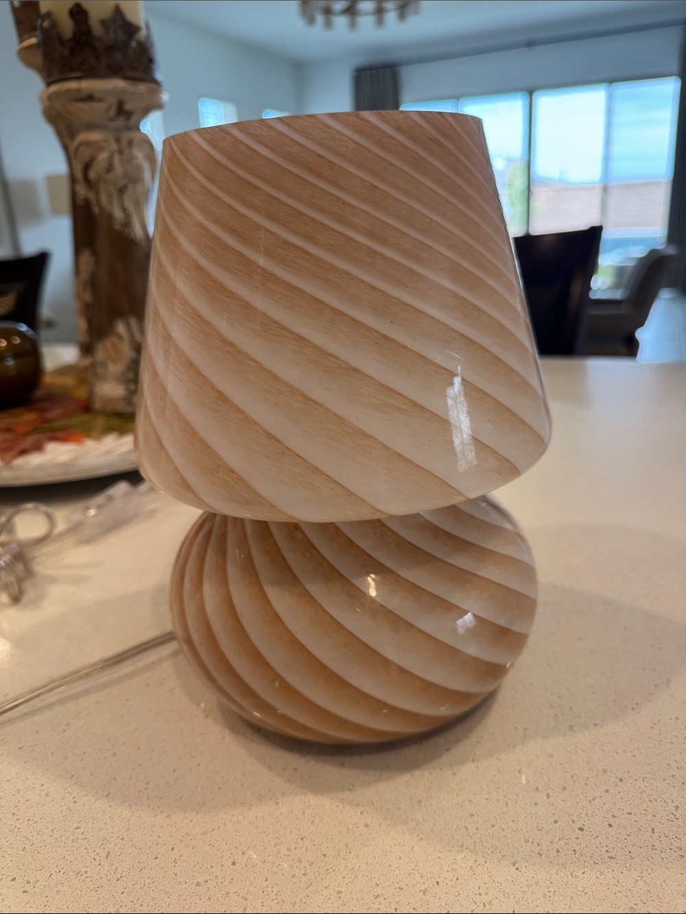 Modern Swirl Glass Table Lamp in Beige